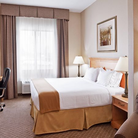 Holiday Inn Express Hotel & Suites Chesterfield - Selfridge Area By Ihg Esterno foto