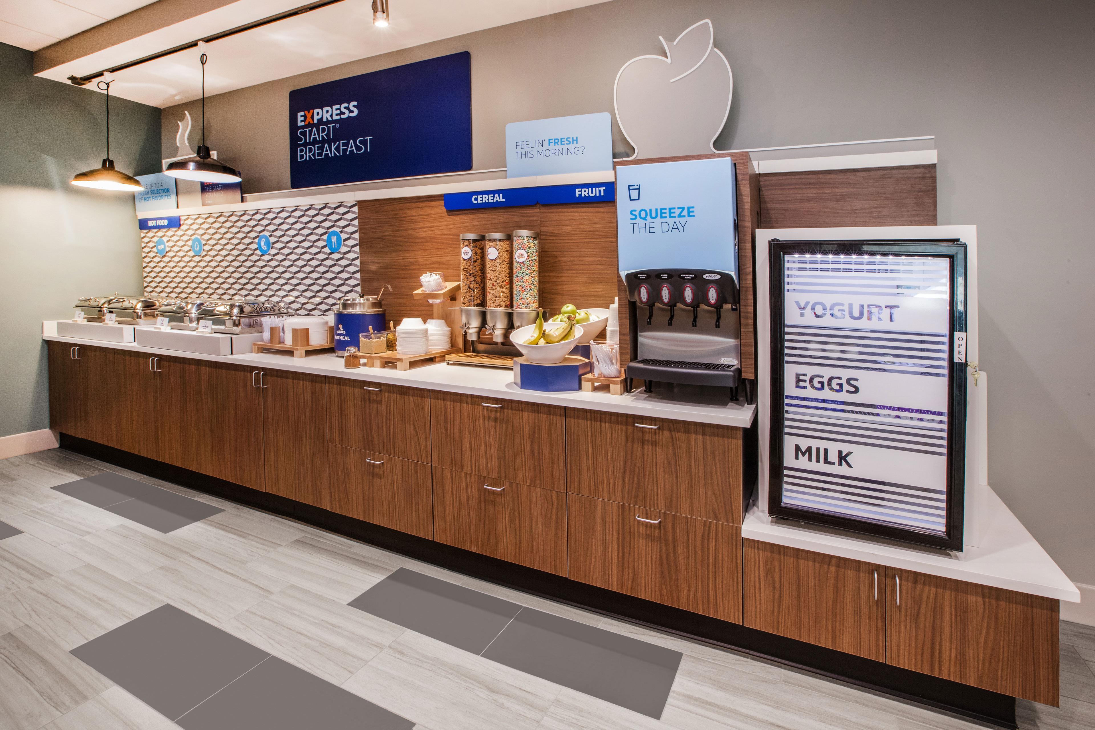 Holiday Inn Express Hotel & Suites Chesterfield - Selfridge Area By Ihg Esterno foto