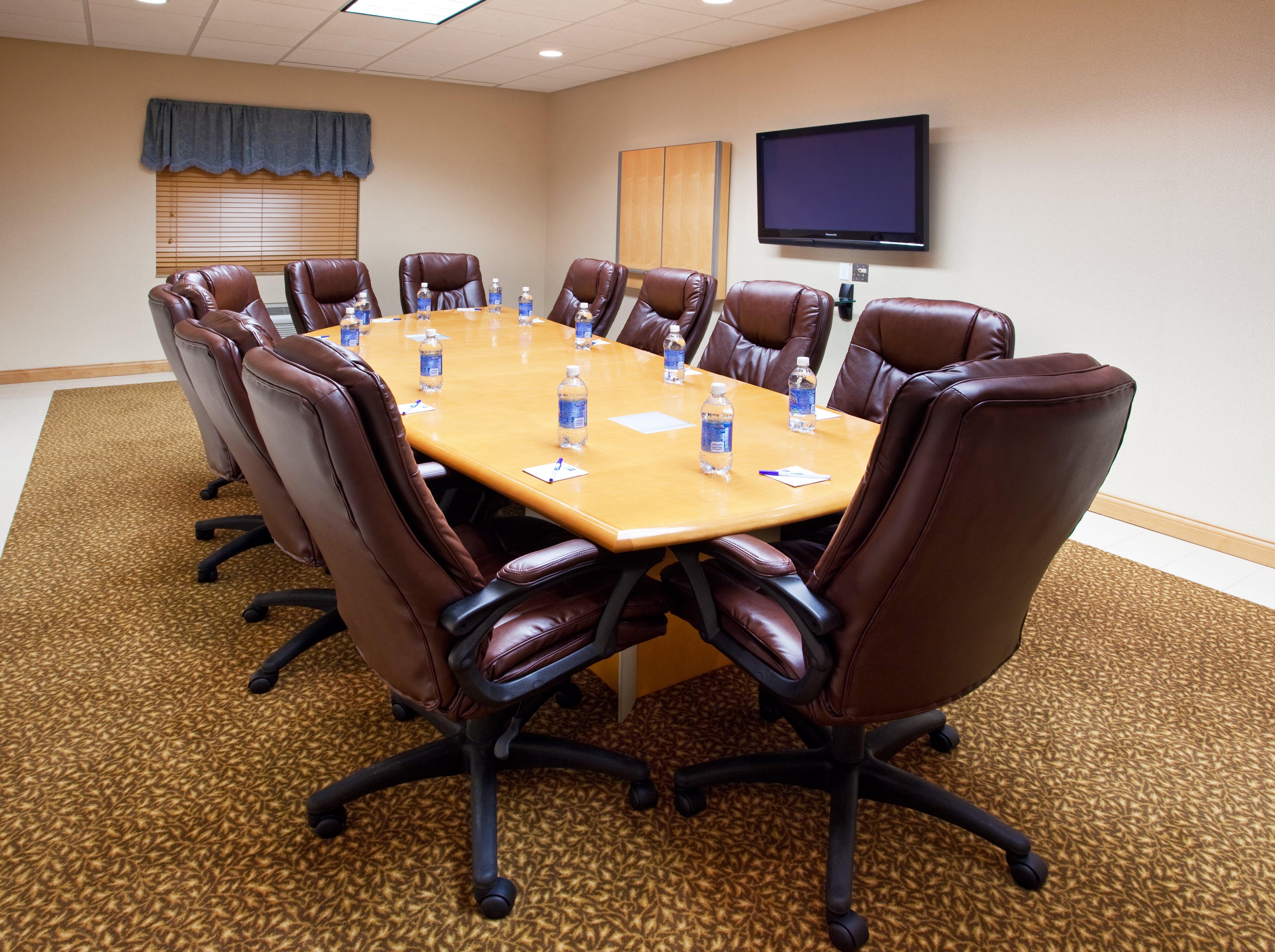 Holiday Inn Express Hotel & Suites Chesterfield - Selfridge Area By Ihg Esterno foto