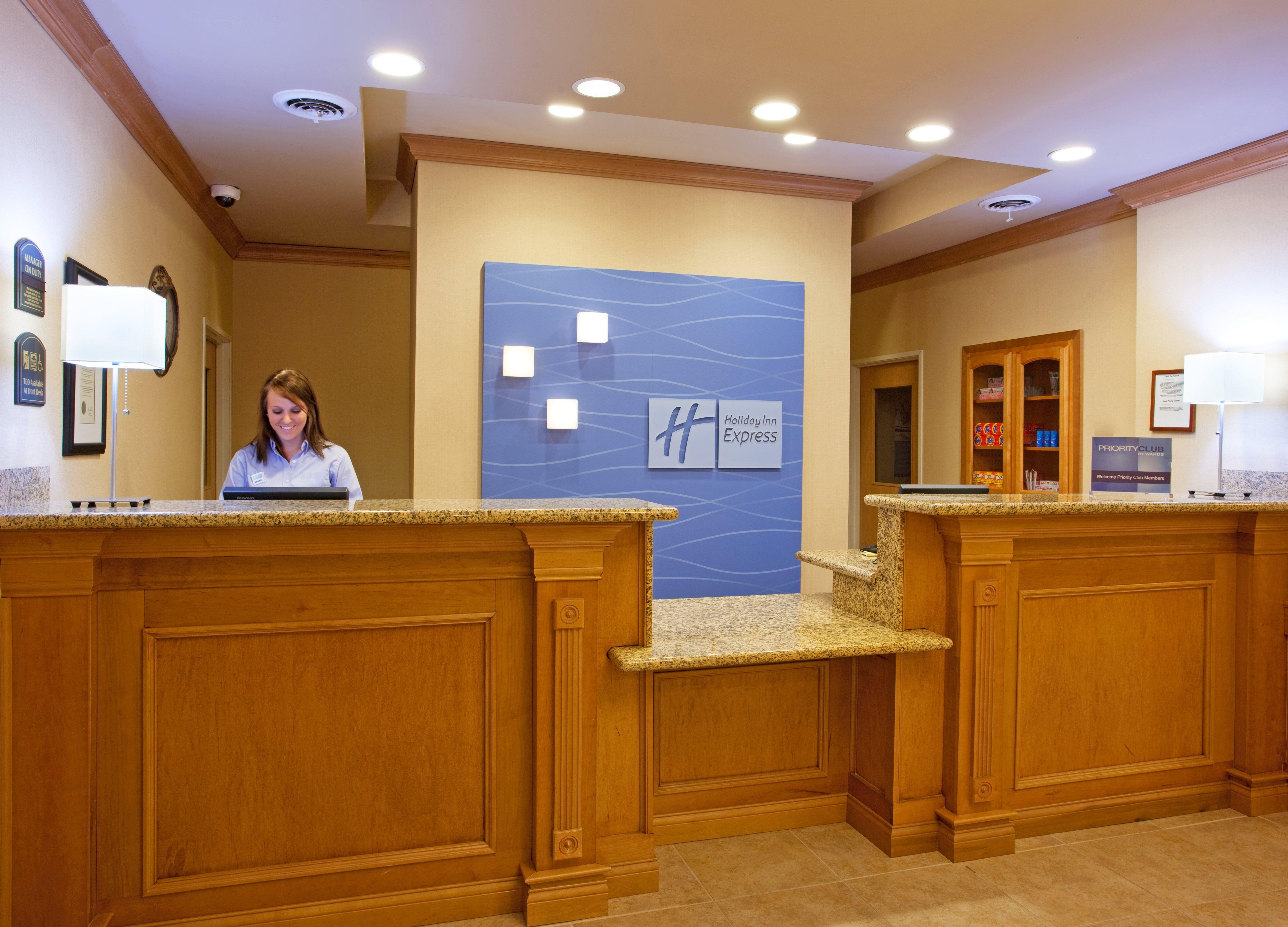 Holiday Inn Express Hotel & Suites Chesterfield - Selfridge Area By Ihg Esterno foto