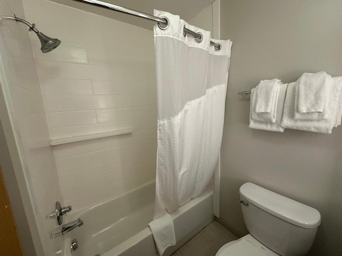 Holiday Inn Express Hotel & Suites Chesterfield - Selfridge Area By Ihg Esterno foto